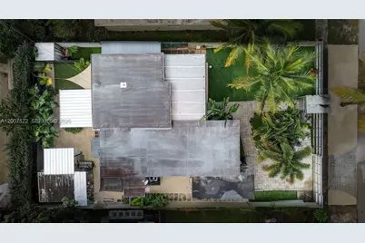 270 NW 106th St, Miami, FL 33150 - Photo 33