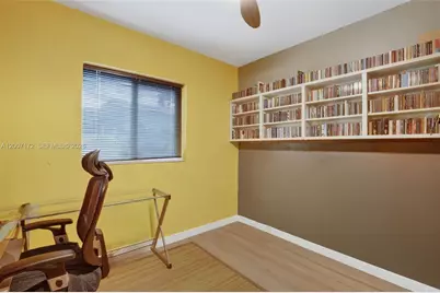 270 NW 106th St, Miami, FL 33150 - Photo 19