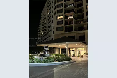540 Brickell Key Dr #1809, Miami, FL 33131 - Photo 3