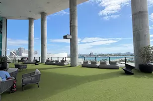 398 NE 5th St, Miami, FL 33132 - Photo 21