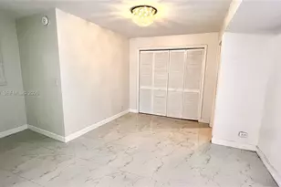 6039 Collins Ave, Miami Beach, FL 33140 - Photo 7