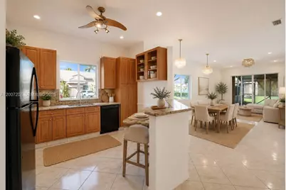 10131 Lombardy Dr, Tamarac, FL 33321 - Photo 5