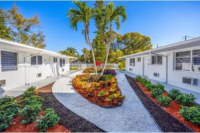 1300 NE 110th St, Miami, FL 33161 - Photo 35