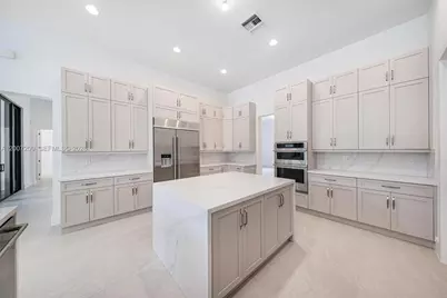 11900 SW 14th Pl, Davie, FL 33325 - Photo 23