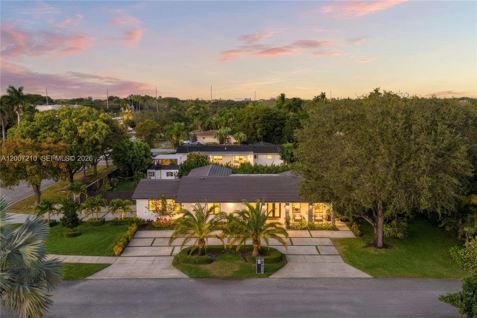 8625 SW 147th St - 8625 SW 147th St, Palmetto Bay, FL 33158 Luxury Property | Jose Angel Pina