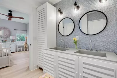 815 NE 76th St, Miami, FL 33138 - Photo 13