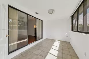 380 Fairway Cir, Weston, FL 33326 - Photo 15