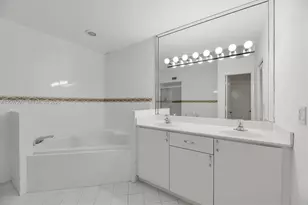 380 Fairway Cir, Weston, FL 33326 - Photo 23
