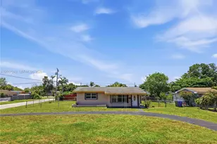 2724 Acapulco Dr, Miramar, FL 33023 - Photo 3