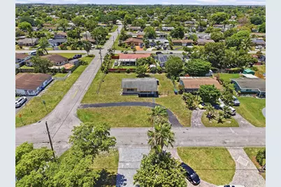 2724 Acapulco Dr, Miramar, FL 33023 - Photo 29