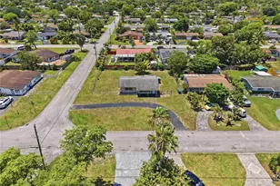 2724 Acapulco Dr, Miramar, FL 33023 - Photo 29