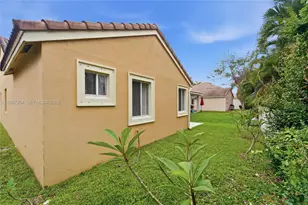 1004 Golden Cane Dr, Weston, FL 33327 - Photo 29