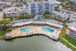 1591 NE Miami Gardens Dr, Miami, FL 33179 - Photo 13
