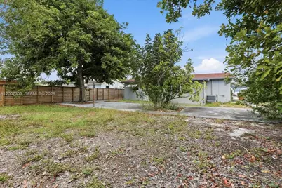 5320 NE 8th Ave, Deerfield Beach, FL 33064 - Photo 19