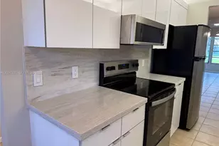 12501 SW 14th St, Pembroke Pines, FL 33027 - Photo 3