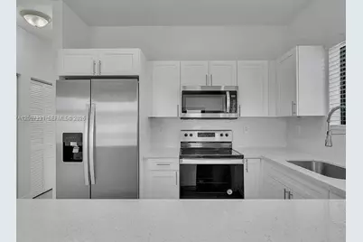 4817 E 9th Ln, Hialeah, FL 33013 - Photo 15