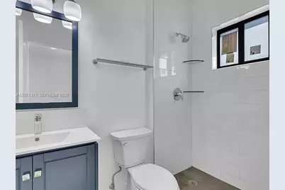 4817 E 9th Ln, Hialeah, FL 33013 - Photo 21