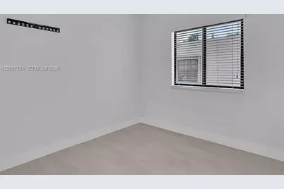 4817 E 9th Ln, Hialeah, FL 33013 - Photo 19