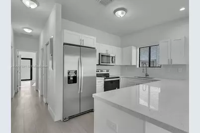4817 E 9th Ln, Hialeah, FL 33013 - Photo 11