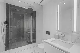 300 Biscayne Blvd Way, Miami, FL 33131 - Photo 3