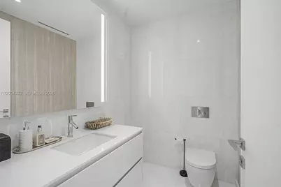 300 Biscayne Blvd Way #3203, Miami, FL 33131 - Photo 23