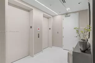 300 Biscayne Blvd Way, Miami, FL 33131 - Photo 1