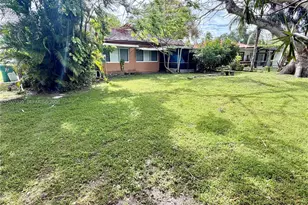 11002 NE 10th Ave, Biscayne Park, FL 33161 - Photo 9