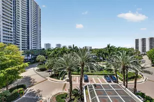 21205 Yacht Club Dr, Aventura, FL 33180 - Photo 9