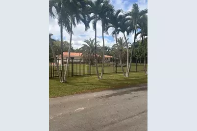 7090 SW 62nd St #0, Miami, FL 33143 - Photo 3