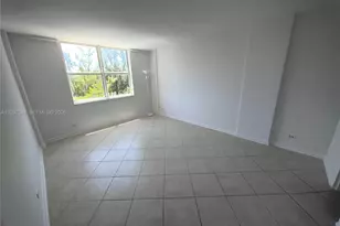 3660 NE 166th St, North Miami Beach, FL 33160 - Photo 15