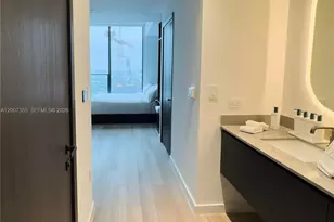 20 NE 11th St, Miami, FL 33132 - Photo 5