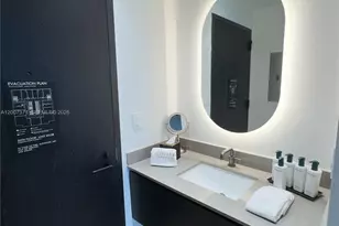 20 NE 11th St, Miami, FL 33132 - Photo 3