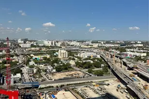 20 NE 11th St, Miami, FL 33132 - Photo 3