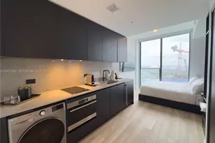 20 NE 11th St, Miami, FL 33132 - Photo 7