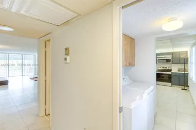 4015 W Palm Aire Dr #506, Pompano Beach, FL 33069 - Photo 9