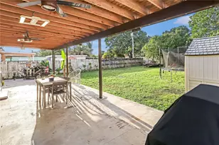 571 E 60th St, Hialeah, FL 33013 - Photo 15