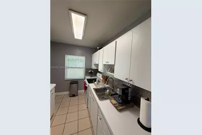 571 E 60th St, Hialeah, FL 33013 - Photo 7