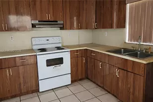 315 SW 10th Ave, Miami, FL 33130 - Photo 9