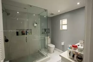 4210 W 6th Ave, Hialeah, FL 33012 - Photo 19
