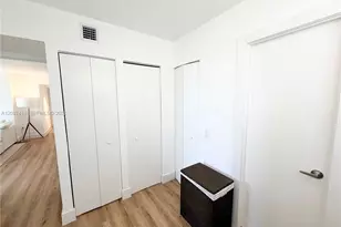 3701 N Country Club Dr, Aventura, FL 33180 - Photo 17