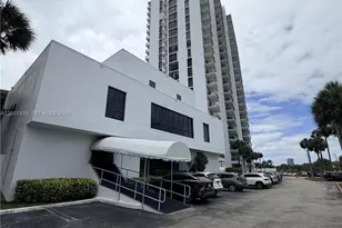 3701 N Country Club Dr, Aventura, FL 33180 - Photo 31