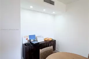 3701 N Country Club Dr, Aventura, FL 33180 - Photo 5