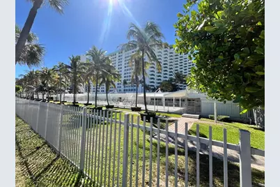 2899 Collins Ave #1040, Miami Beach, FL 33140 - Photo 17