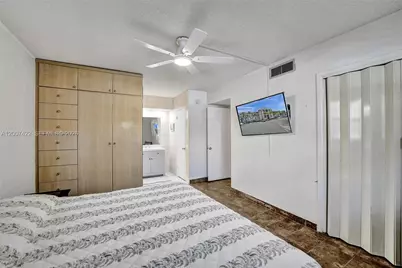 455 Paradise Isle Blvd #104, Hallandale Beach, FL 33009 - Photo 49