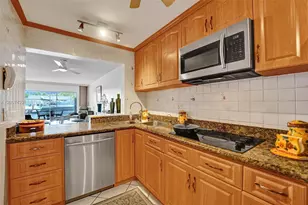 455 Paradise Isle Blvd, Hallandale Beach, FL 33009 - Photo 23