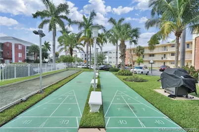 455 Paradise Isle Blvd #104, Hallandale Beach, FL 33009 - Photo 15