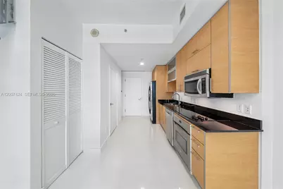 60 SW 13th St #2420, Miami, FL 33130 - Photo 9