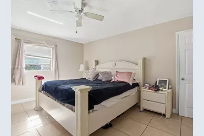 1110 22nd Ave NE, Naples, FL 34120 - Photo 9