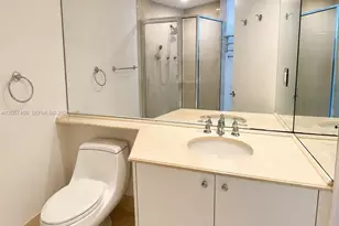 300 South Pointe Dr, Miami Beach, FL 33139 - Photo 19