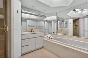 3000 Island Blvd, Aventura, FL 33160 - Photo 33
